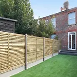 Newly Refurbished, Cosy & Modern Apartment In E17