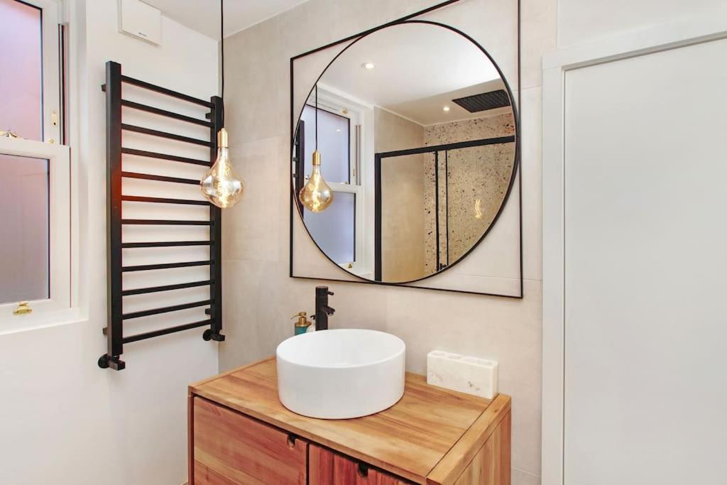 Appartamento Newly Refurbished, Cosy & Modern In E17 Londra