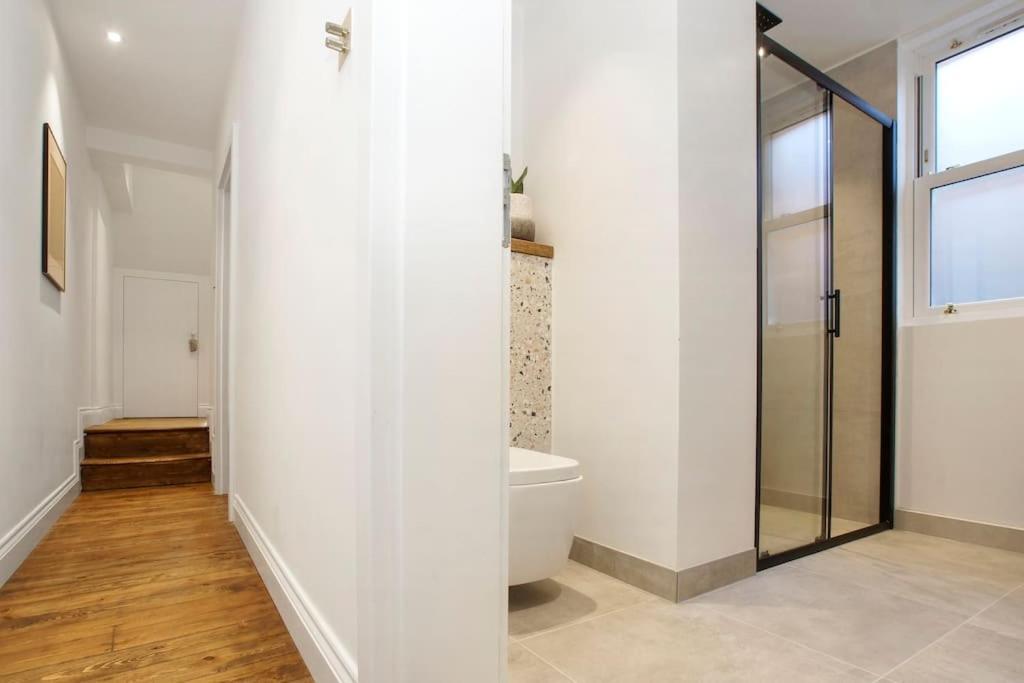 Newly Refurbished, Cosy & Modern In E17 Apartment